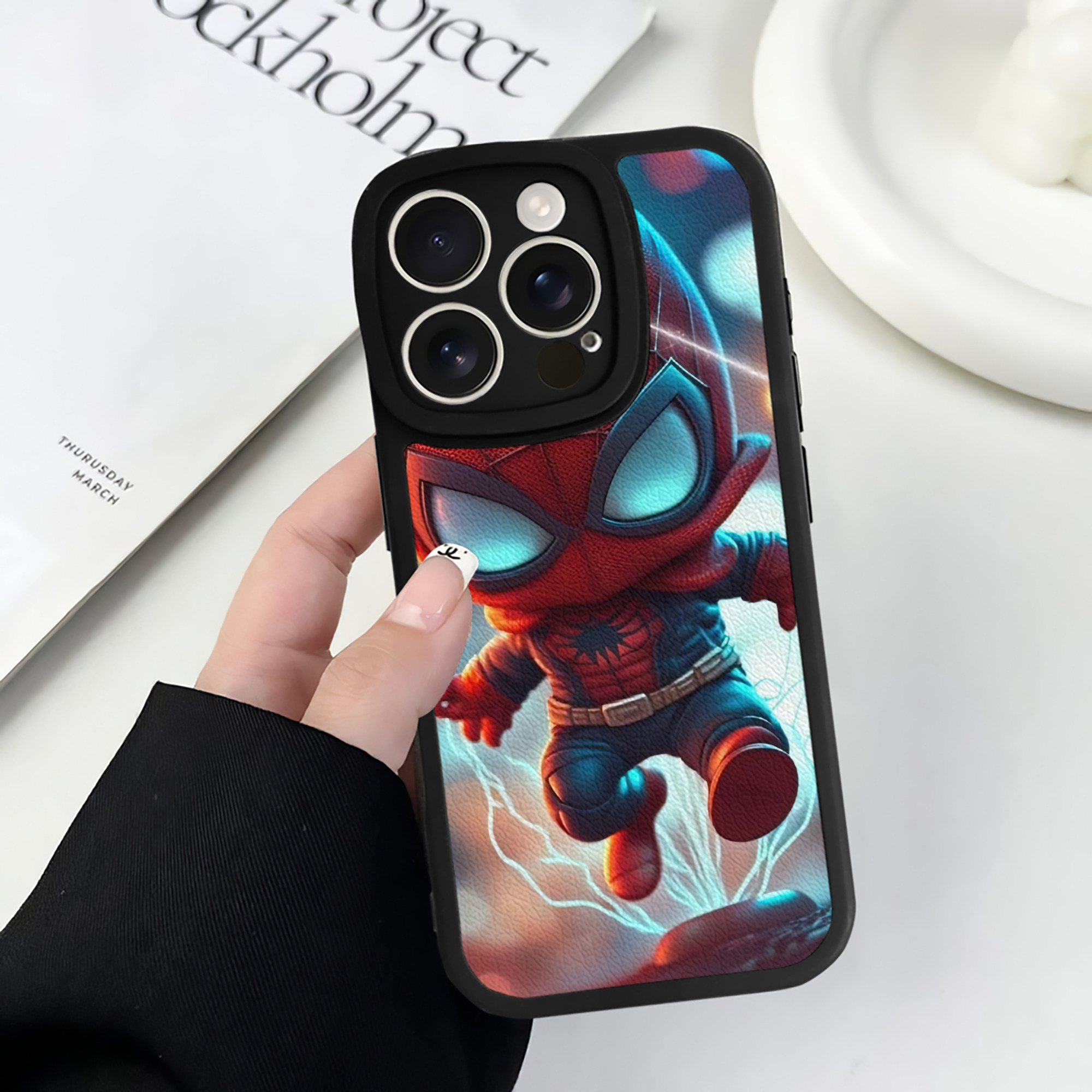 Spider Man スパイダーマン 【iPhone 16シリーズ対応】シリコンスマホケース（レザー調） 材質：シリコン